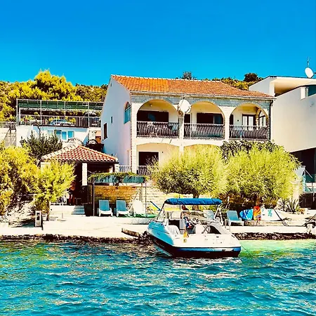 Veic * Rogoznica (Sibenik-Knin)