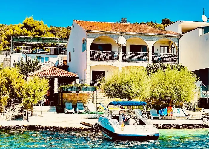 Veic * Rogoznica (Sibenik-Knin)