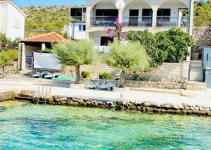 Veic * Rogoznica (Sibenik-Knin)